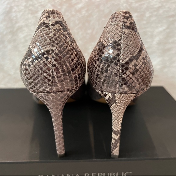Banana Republic Madison-Nove Pumps - NWT - Picture 6 of 16